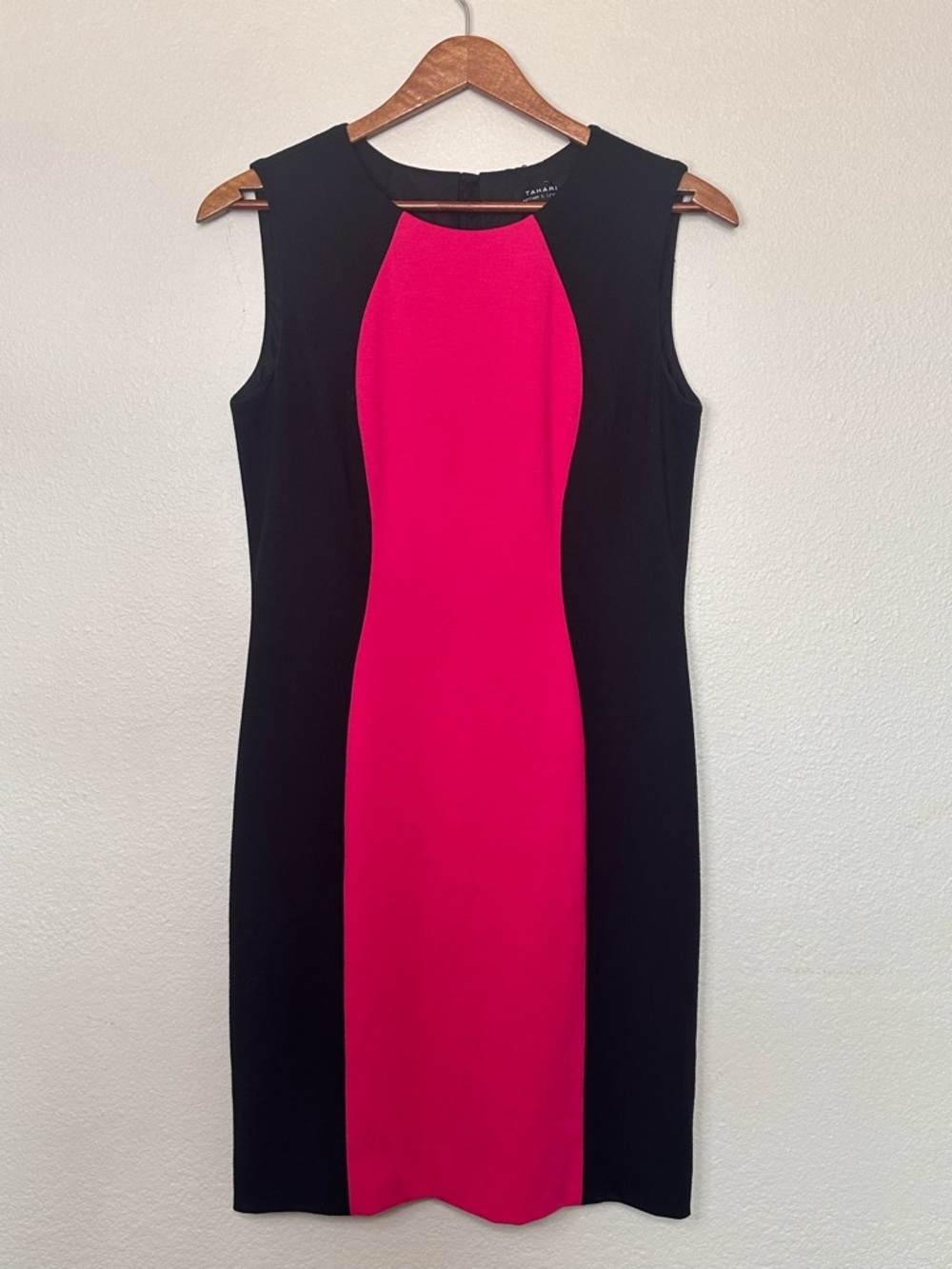 Tahari Fuchsia & Black Sheath Dress - Classic Colorblock Size 8 - Picture 2 of 5